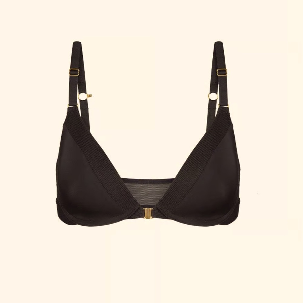 NWT Front Close Wireless Bra